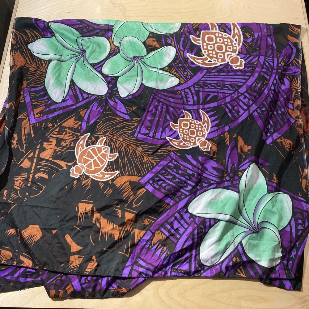 Tropical Print Scarf with Turtles (MO) - Picture 10 of 10